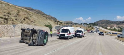 Amasya'da 2 Kamyonet Çarpisti Açiklamasi 4 Yarali