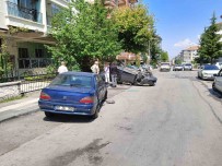 Ankara'da Kontrolden Çikan Otomobil Yayaya Çarpip Takla Atti Açiklamasi 2 Yarali