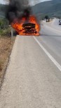Bursa'da Otomobil Alevlere Teslim Oldu Haberi