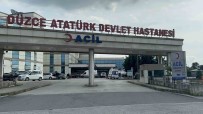 Ekskavatör Ile Konteynir Arasinda Kaldi