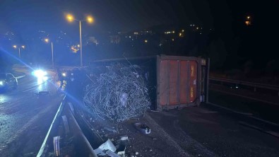 Hatay'da Demir Yüklü Tir Devrildi Açiklamasi 1 Yarali