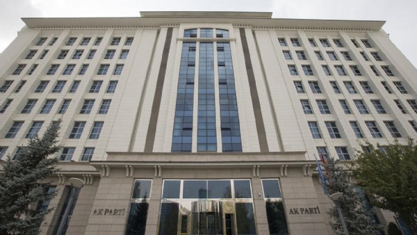 Emeklilikte yeni uygulama! AK Parti'den resmi açıklama: 'Yaş ve primler değişecek'