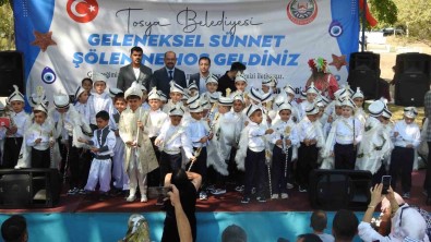 82 Çocuk Toplu Sünnet Edildi Açiklamasi Belediye Baskaninin Makam Araci Sünnet Arabasi Oldu