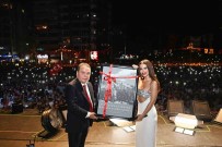 Antalyalilar Zafer Bayrami'ni DJ Mert Aydin Ve Simge Ile Kutladi