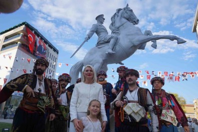 Bilecik'in Kurtulus Sembolü Atatürk Heykelinin Açilisi Yapildi