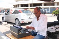 Daktilo Ile Arzuhalcilik Yapanlar Yapay Zekaya Meydan Okuyor