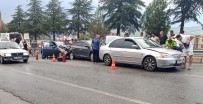 Denizli'de Yagisin Ardindan Zincirleme Kaza Açiklamasi 5 Yarali