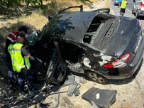 Devrilen Otomobilde Bulunan 3 Kisi Öldü, 1 Agir Yarali
