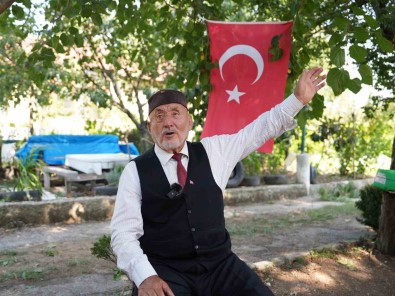 Düzce Belediyesi, Yasli Adamin Bayrak Istegini Yerine Getirdi