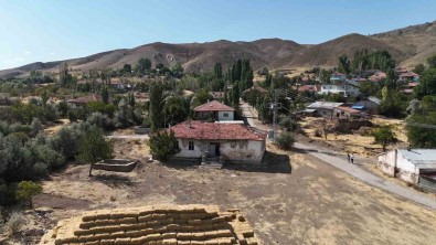 Her Yaninda Yazicioglu'nun Hatiralari Var, Restore Edilerek Yeniden Egitime Kazandirilmasi Isteniyor