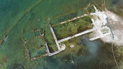Iznik Gölü'ndeki Bazilika, Kuraliktan Dolayi Gün Yüzüne Çikti