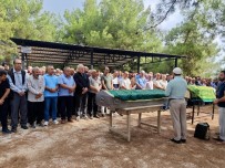 Kazada Ölen Baba Ve 6 Yasindaki Kizi Topraga Verildi