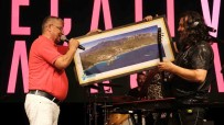Kemer'de Zafer Bayrami Coskusu