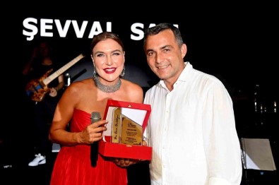 Manavgat'ta 30 Agustos'ta Sevval Sam Sahne Aldi