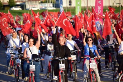 Spor A.S.'Den Zafer Bayrami'na Özel Bisikletle Zafer Turu
