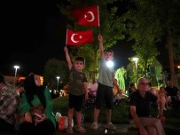 Zafer Öyküsünü Dev Ekrandan Izlediler