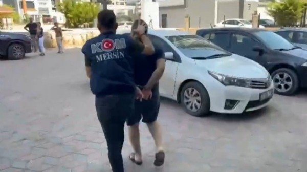 8 ilde KUYU operasyonu! Kırmızı bülten ile aranan 25 şüpheli yakalandı