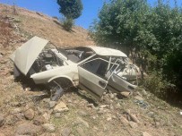 Bingöl'de Kontrolden Çikan Otomobil Dereye Yuvarlandi Açiklamasi 1'I Agir 5 Yarali Haberi