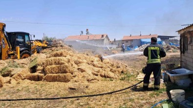 Karaman'da Çikan Yanginda 400 Saman Balyasi Kül Oldu