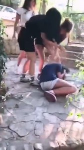 Tatil Beldesinde Dehsete Düsüren Kiz Kavgasi