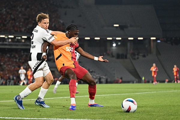 Beşiktaş Galatasaray'ı 5-0 yenerek Süper Kupa şampiyonu oldu...