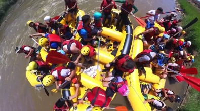 Erzincan'da Babalar Ve Bebeler Raftingte!