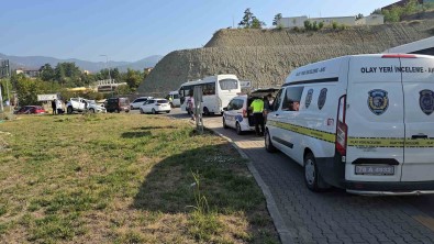 Polisin Dur Ihtarina Uymayip Kaçan 3 Kisiden Biri Kaza Yapinca Yakalandi