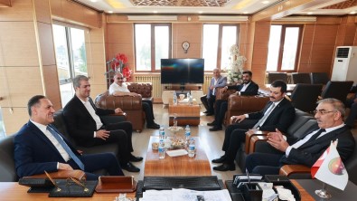 Bingöl Valisi Usta Vatandaslarla Bir Araya Geldi