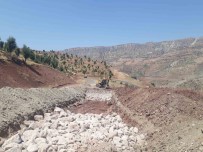 Siirt'te Heyelan Nedeniyle Kapanan Yol Trafige Açildi Haberi