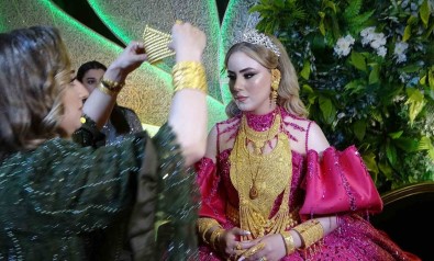 Asiret Dügününde Geline 3 Kilo Altin, Damada 3 Milyon TL Takildi