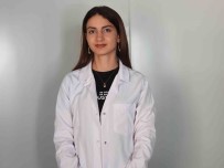 Diyetisyenden Sicagin Vücuda Etkisini Azaltmak Için En Az 10 Bardak Su Için Uyarisi Haberi