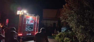 Erzin'de Yanan Ev Kullanilmaz Hale Geldi