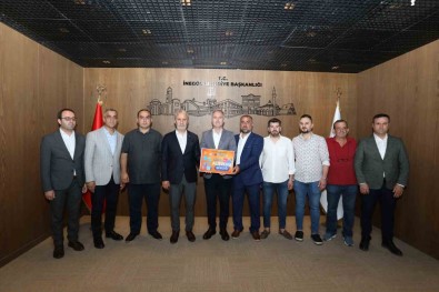 Inegöl'de Çarsi Alisveris Senligi Basliyor