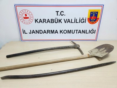Kaçak Kazi Yaparken Suçüstü Yakalandilar