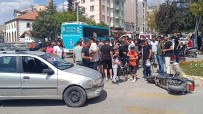 Otomobille Çarpisan Elektrikli Motosiklet Sürücüsü Agir Yaralandi Haberi