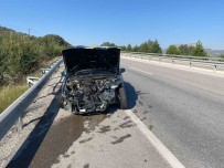Bariyerlere Çarpan Otomobilde Ikisi Çocuk 4 Kisi Yaralandi Haberi