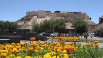 Gaziantep Kalesi'nin Restorasyonu 40 Derece Sicaga Ragmen Devam Ediyor