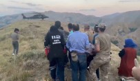 Kayaliklardan Düsen Kadin Jandarma Helikopteriyle Hastaneye Sevk Edildi Haberi