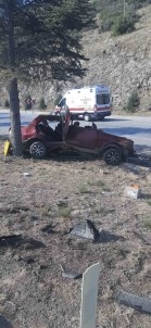 Agaca Çarpip Hurdaya Dönen TOFAS'tan Sag Çikamadi