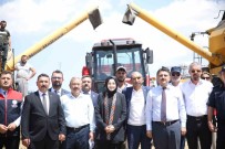 Akyurt Belediye Baskani Ayik'tan Biçerdöver Ile Nohut Hasadi