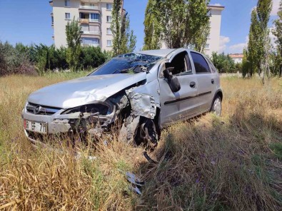 Viraji Alamayan Otomobil Sarampole Düstü Açiklamasi 1 Yarali