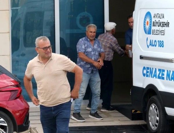 Antalya’da düğüne giden aile kaza yaptı: 1’i bebek 3 ölü!