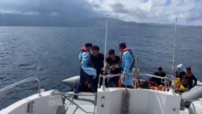 Çanakkale'de Yunanistan'ın ölüme terk ettiği 58 göçmen kurtarıldı