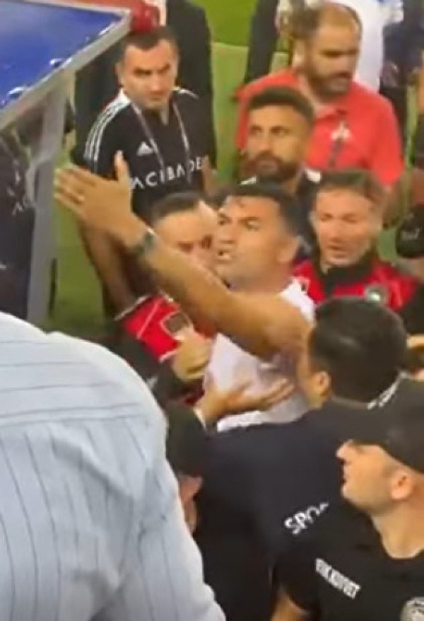 Taraftarla tartışan Burak Yılmaz'ın cezası belli oldu