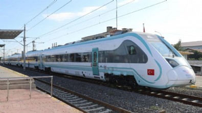 Adapazarı-Gebze bölgesel treni büyük ilgi görüyor! 3 yılda 2,5 milyon yolcu