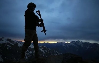 MSB duyurdu! Teröre geçit yok: 8 PKK/YPG'li terörist etkisiz hale getirildi
