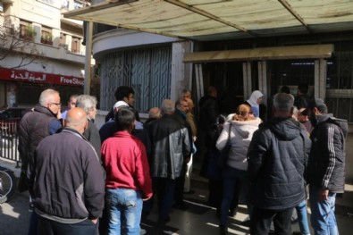 2 aylık maaşlar hesaplara yatt! ATM'lere akın ettiler