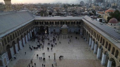Şam Emevi Camii’nde izdiham! Ölü ve yaralılar var