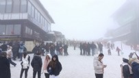 Bursa'da Uludağ kayak merkezlerine ziyaretçi akını