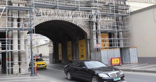 Kültürel miras rezaleti! İBB tarihi yapıya sahip çıkmadı: Tarihi köprü yazı tahtasına çevrilmişti, hala restorasyon yapılmadıİBB